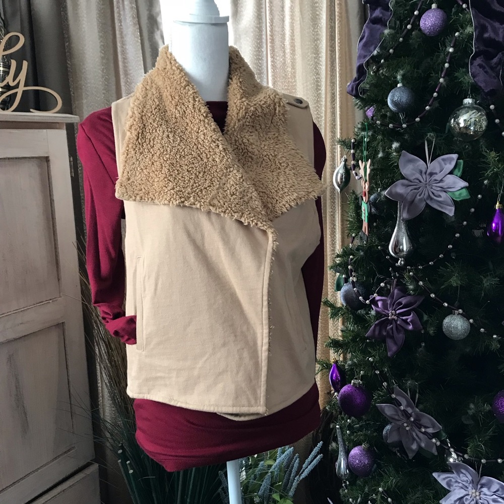 GAP Faux Shearling Vest sz Med